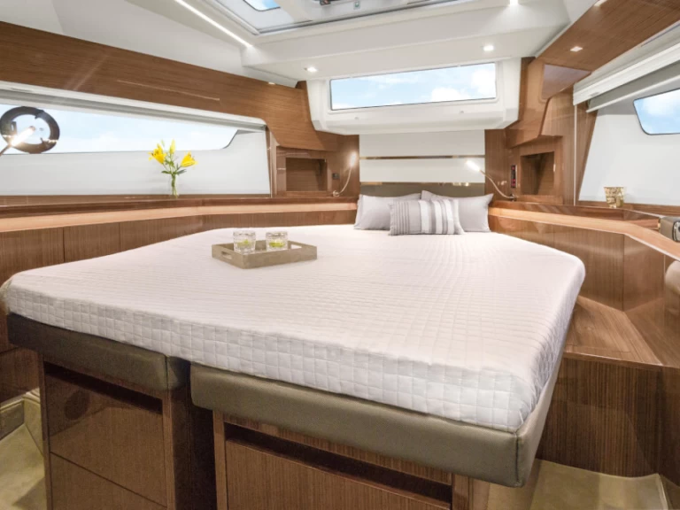 Alquiler de Sealine Sealine F430 en Pula