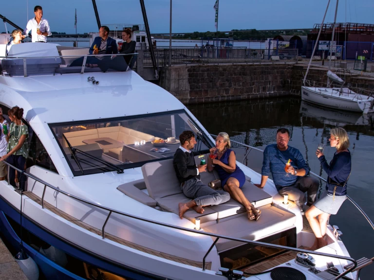 Alquiler Pula - Sealine Sealine F430 en SamBoat