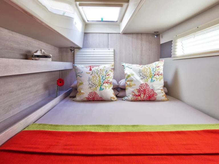 Alquiler de embarcaciones Leopard Leopard 40 enMarina (Ciudad) en Samboat