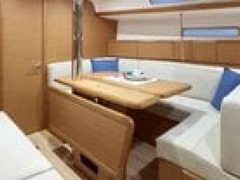 Alquiler de barcos Marina (Ciudad) barato de Sun Odyssey 389
