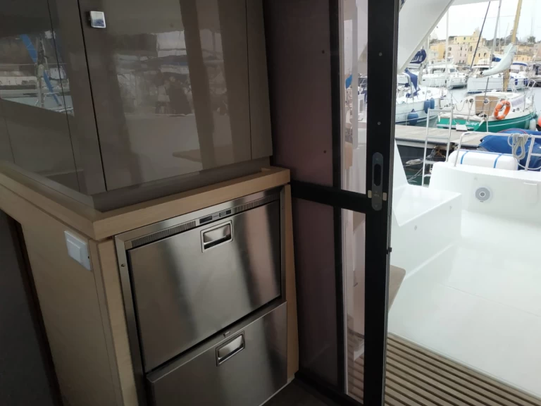 Alquiler de Catamarán, con o sin patrón Fountaine Pajot Procida