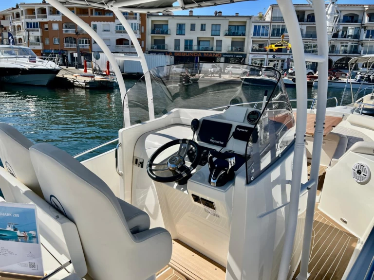 Alquiler Lancha White Shark con o sin  título de navegación