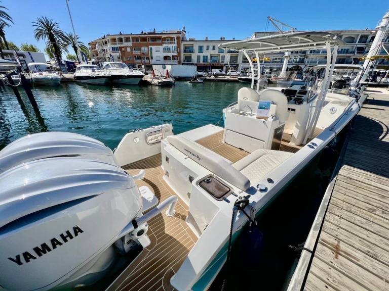 White Shark 280 Luxe de alquiler a Empuriabrava