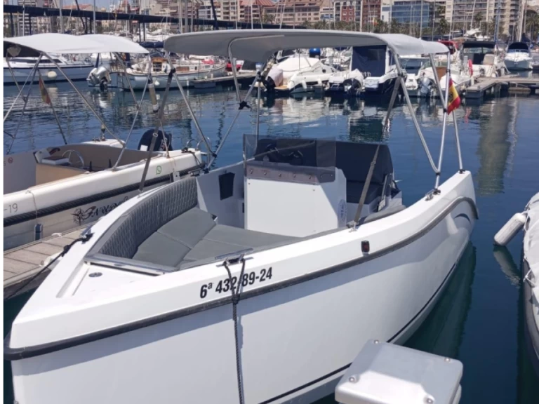 Alquiler de barcos Alicante barato de Crimat Silver 560