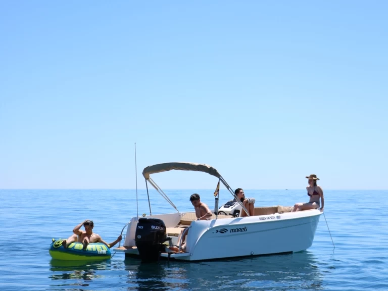 Darekco Mareti 585 de alquiler a Mataró