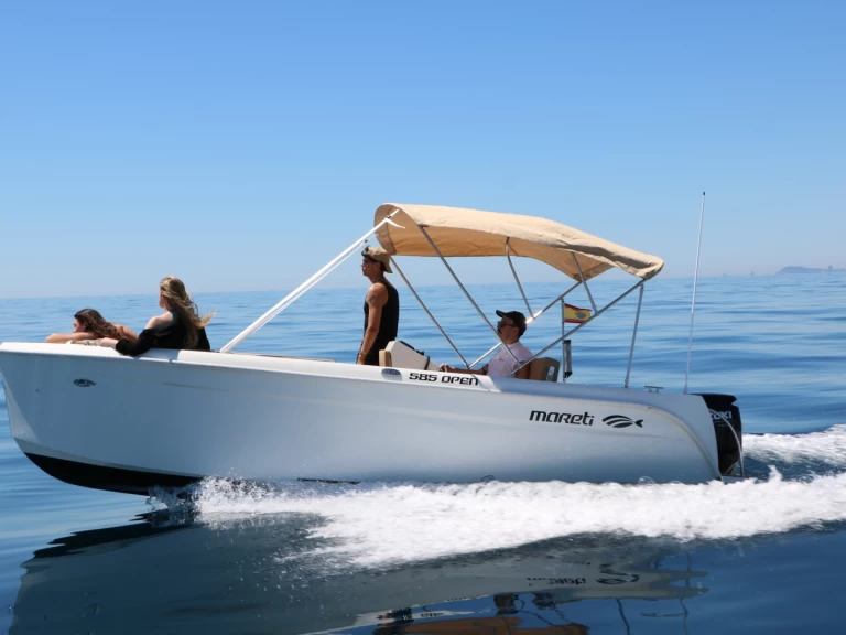 Alquiler de embarcaciones Darekco Mareti 585 enMataró en Samboat