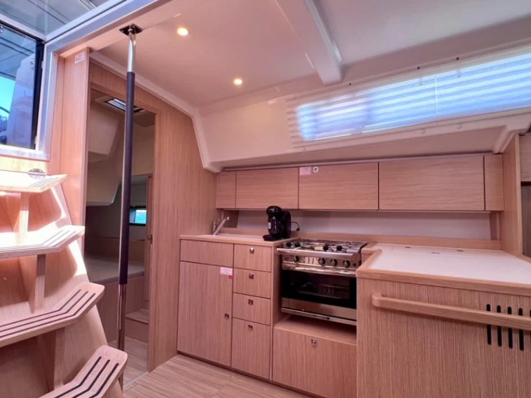 Alquiler de Bavaria Bavaria C42 en Lefkáda