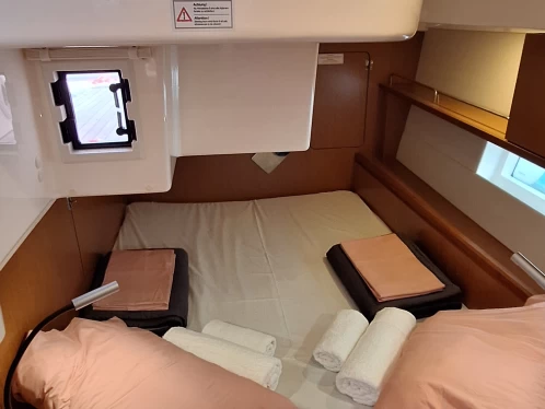 Bavaria Bavaria C45 de alquiler a Nikiána