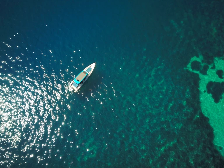 Alquiler Gouviá - Axopar Axopar 37 Sun-Top en SamBoat