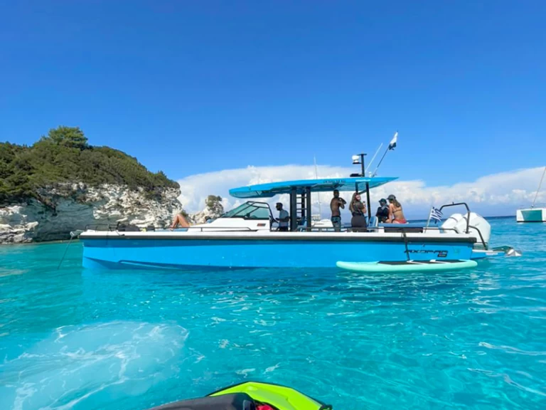 Alquiler de Axopar Axopar 37 Sun-Top en Gouviá