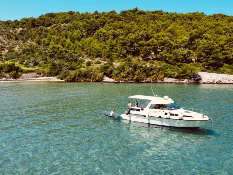 Alquiler Lancha Fjord con o sin  título de navegación