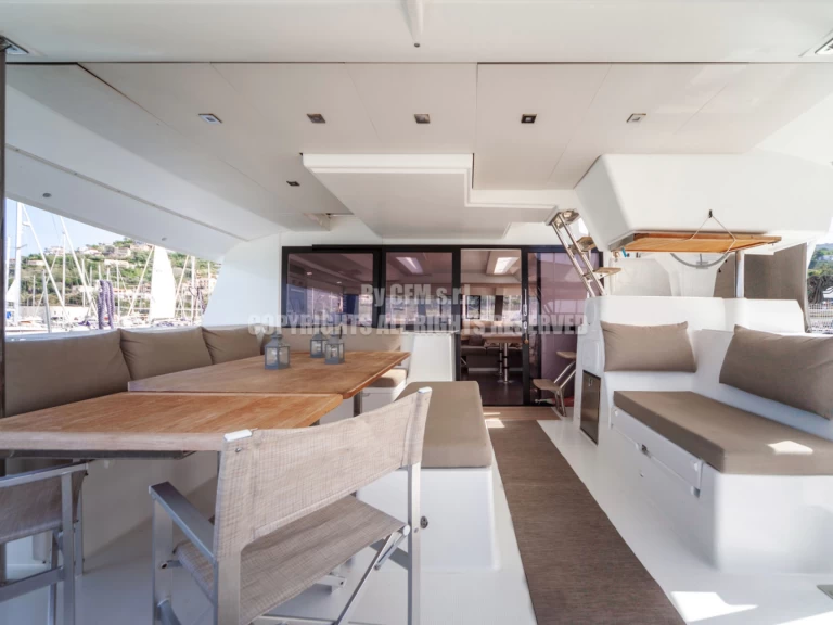 Alquiler de embarcaciones Fountaine Pajot Saba 50 enCapo d'Orlando en Samboat