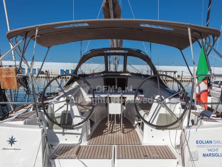 Velero para alquilar Capo d'Orlando al mejor precio