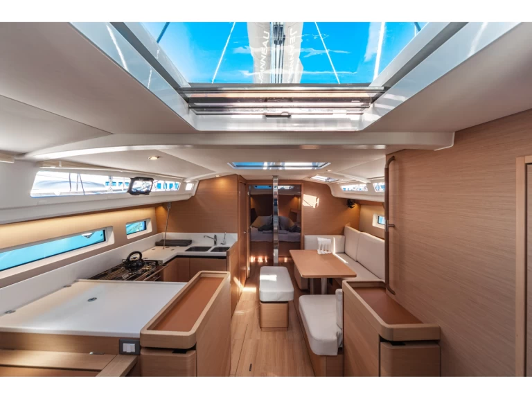 Alquiler de Jeanneau Sun Odyssey 440 en Capo d'Orlando