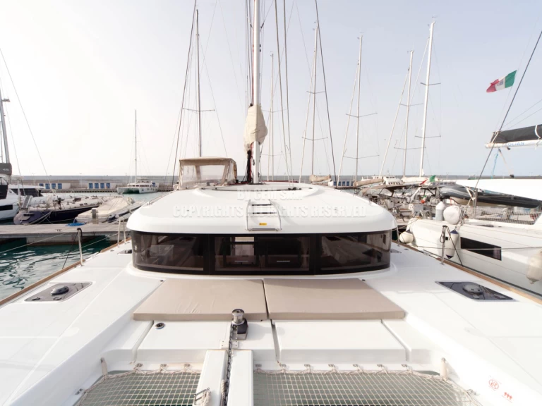 Alquiler Catamarán Lagoon con o sin  título de navegación