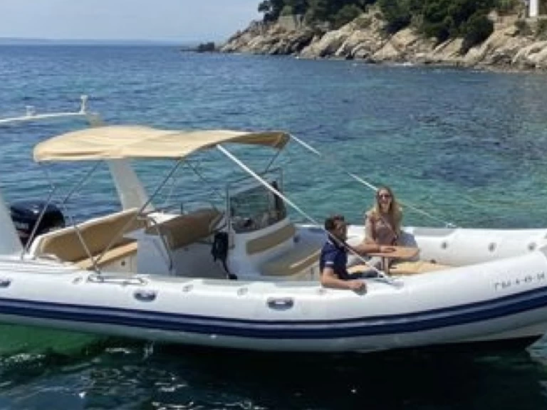 Valiant DR 750 de alquiler a Empuriabrava