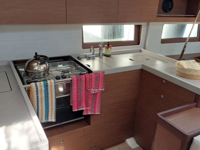 Alquiler de barcos Gouviá barato de Oceanis 51.1