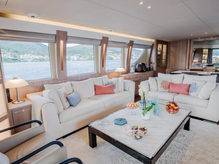 Alquiler de embarcaciones  Luxury Motor Yacht  enŠibenik en Samboat