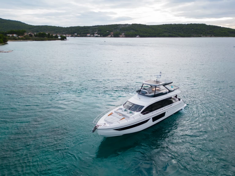 Yate de lujo para alquilar Šibenik al mejor precio