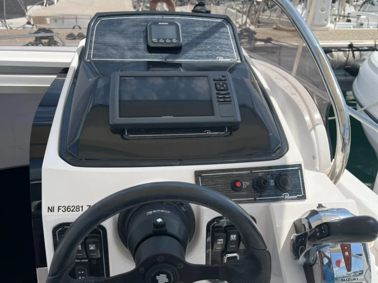 Alquiler Lancha Ranieri con o sin  título de navegación