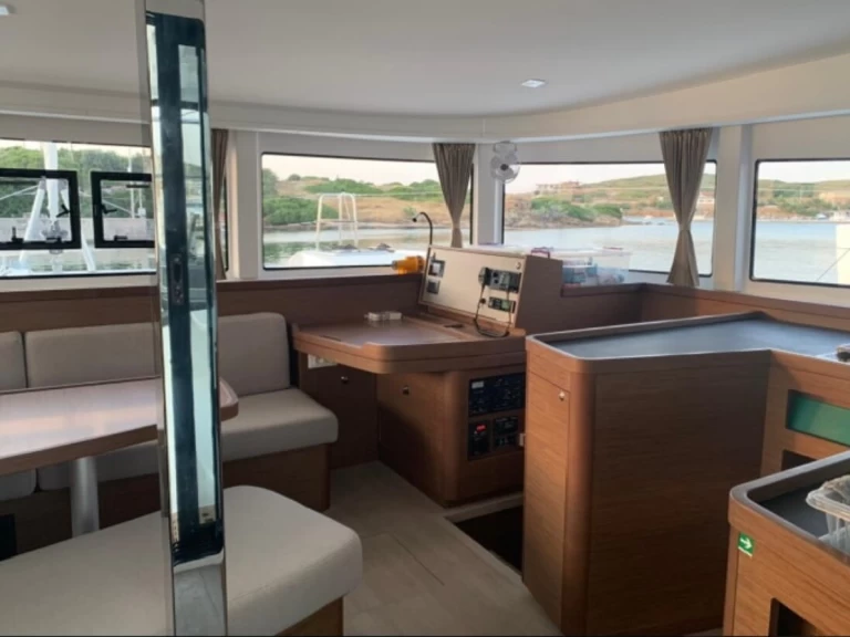 Alquiler de barcos Lefkáda barato de Lagoon 42