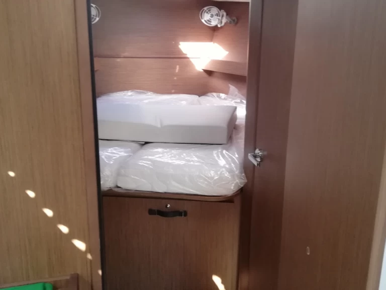 Alquiler de Velero, con o sin patrón Bénéteau Vibo Marina