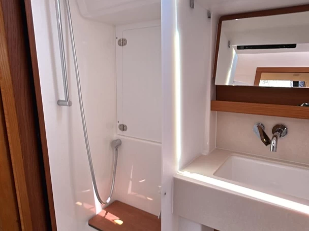 Velero para alquilar Furnari al mejor precio