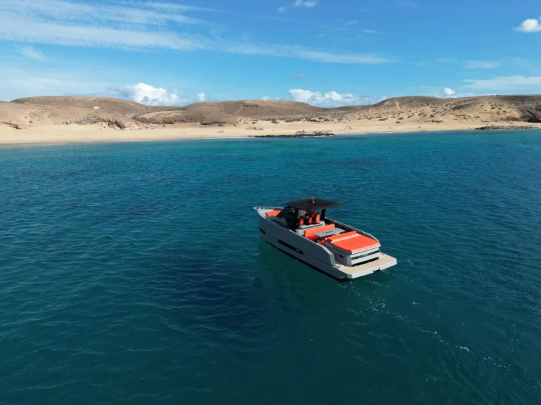 Alquiler de De Antonio De Antonio D32 Open en Playa Blanca