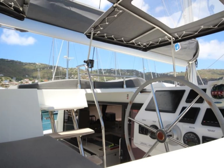 Alquiler Catamarán Fountaine Pajot con o sin  título de navegación