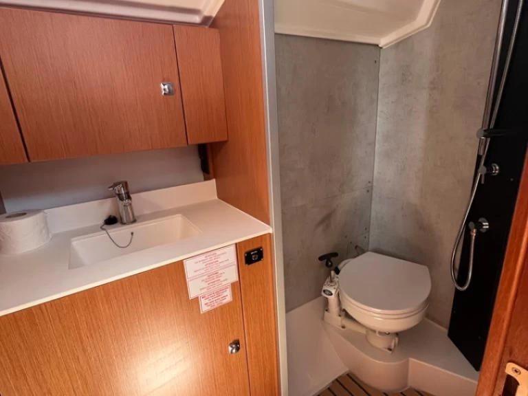 Alquiler de embarcaciones Bavaria Bavaria C 42 enSukošan en Samboat