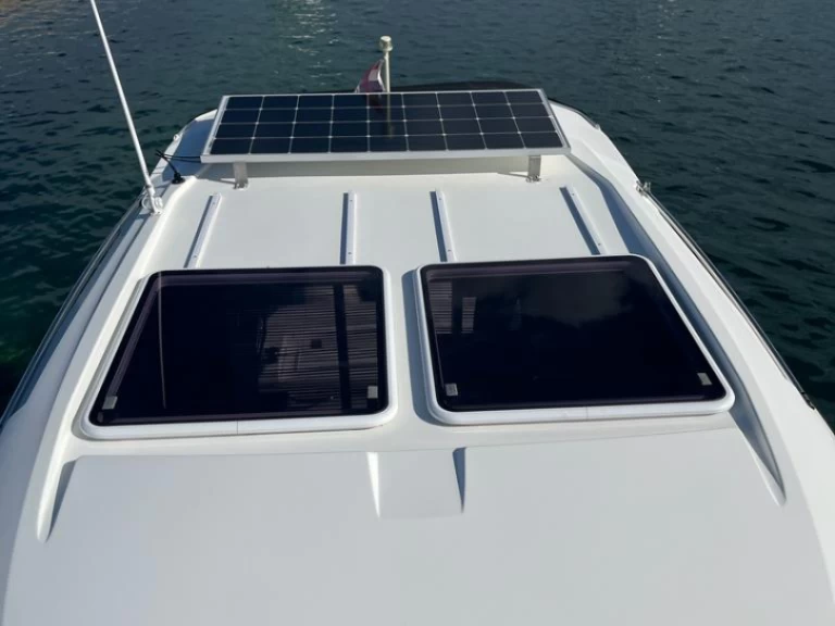 Alquiler de Jeanneau Merry Fisher 895 en Sukošan