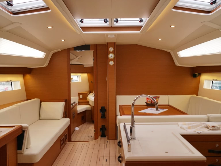 Alquiler Velero Jeanneau con o sin  título de navegación