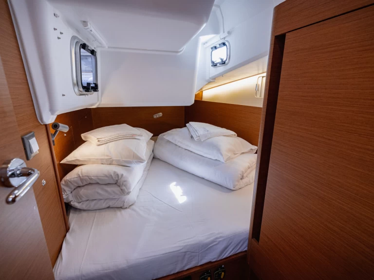 Jeanneau Sun Odyssey 410 de alquiler a Kaštel Gomilica