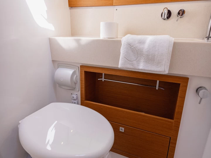 Alquiler de Dufour Dufour 470 owner layout en Kaštel Gomilica