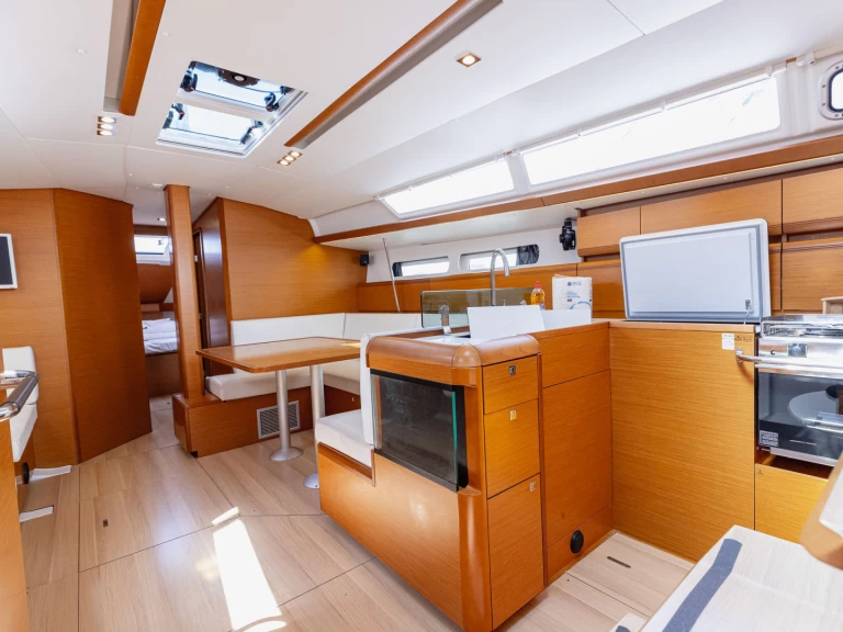 Alquiler de barcos Kaštel Gomilica barato de Sun Odyssey 449