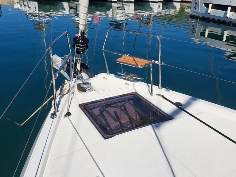 Alquiler Velero Jeanneau con o sin  título de navegación