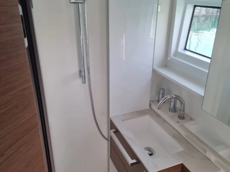 Alquiler de Catamarán, con o sin patrón Lagoon Lefkáda