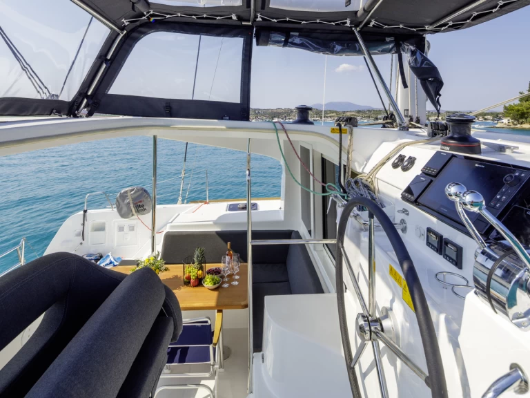 Catamarán para alquilar Pórto Chéli al mejor precio