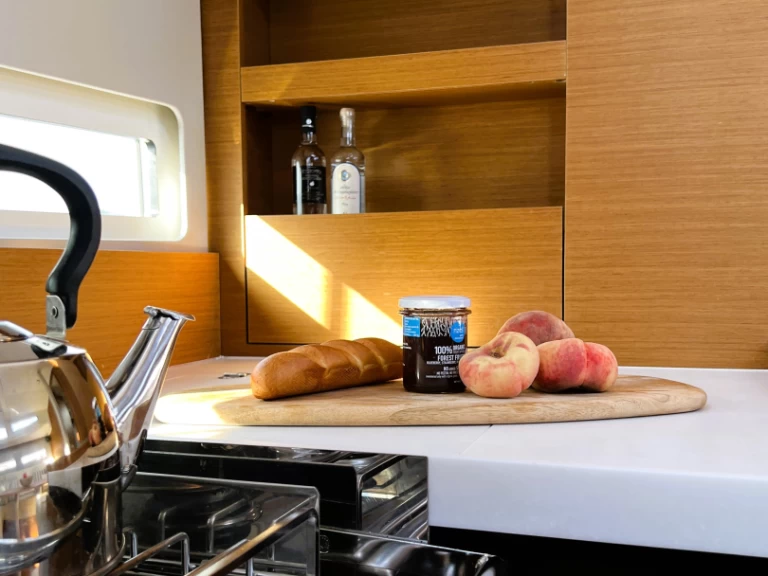 Alquiler de Jeanneau Sun Odyssey 410 en Álimos