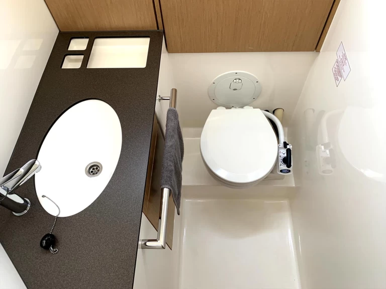 Alquiler de embarcaciones Bavaria Cruiser 46 enLávrio en Samboat