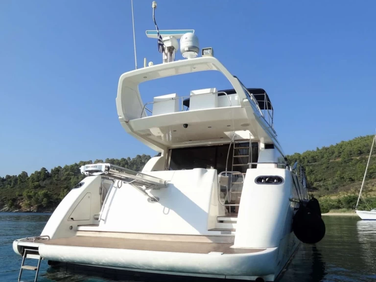 Alquiler de embarcaciones Azimut Azimut 58 enGlyfáda en Samboat