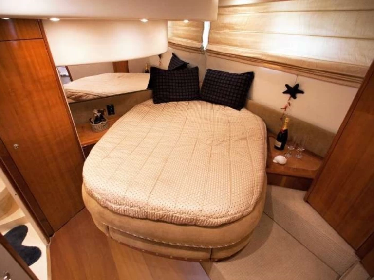 Alquiler de Lancha, con o sin patrón Azimut Glyfáda