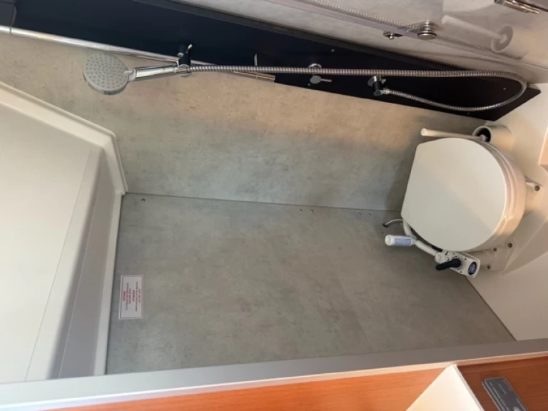 Alquiler de Velero, con o sin patrón Bavaria Primošten