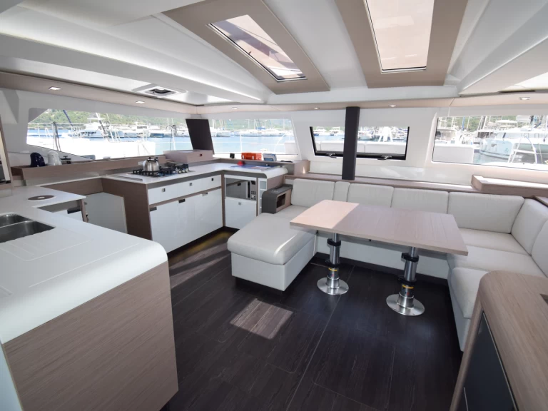 Alquiler Catamarán Fountaine Pajot con o sin  título de navegación