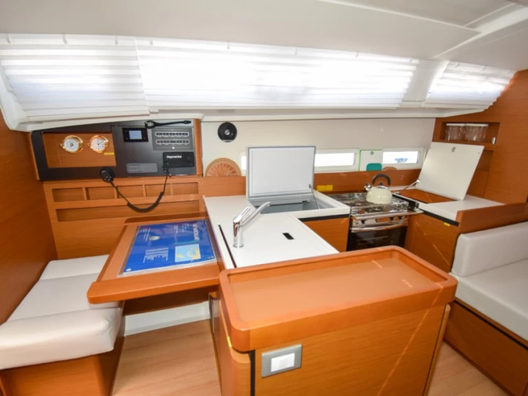 Alquiler de Jeanneau Sun Odyssey 410 en Marmaris