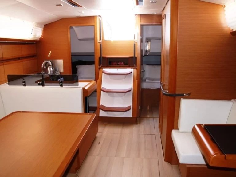 Alquiler Velero Jeanneau con o sin  título de navegación