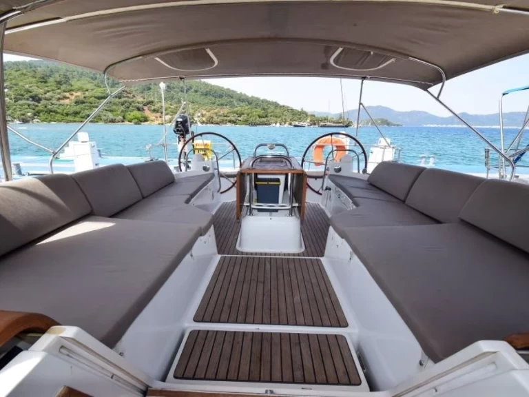 Alquiler Velero Jeanneau con o sin  título de navegación