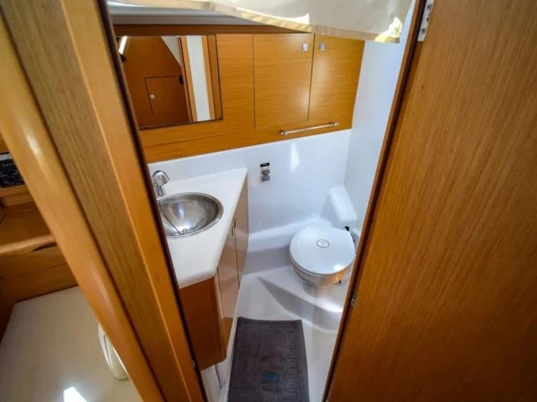 Alquiler Velero Jeanneau con o sin  título de navegación