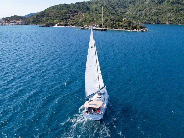 Alquiler de embarcaciones Jeanneau Sun Odyssey 410 enMarmaris en Samboat
