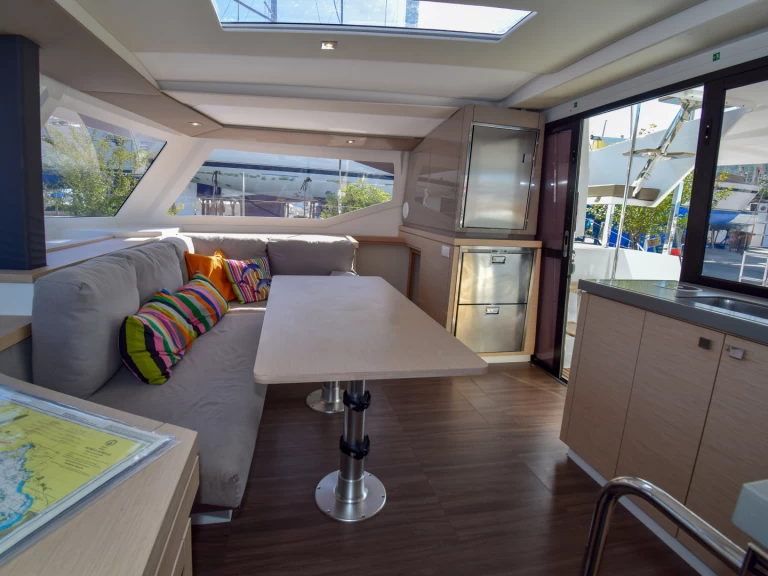 Alquiler de Fountaine Pajot Lucia 40 en Marmaris